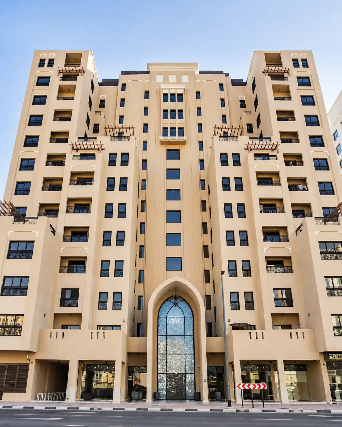 Real Estate gallery image 3